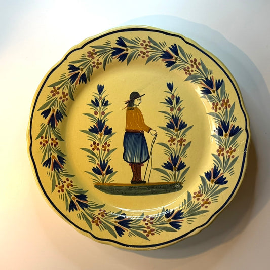 人物文の絵皿 Man（仏・カンペール）