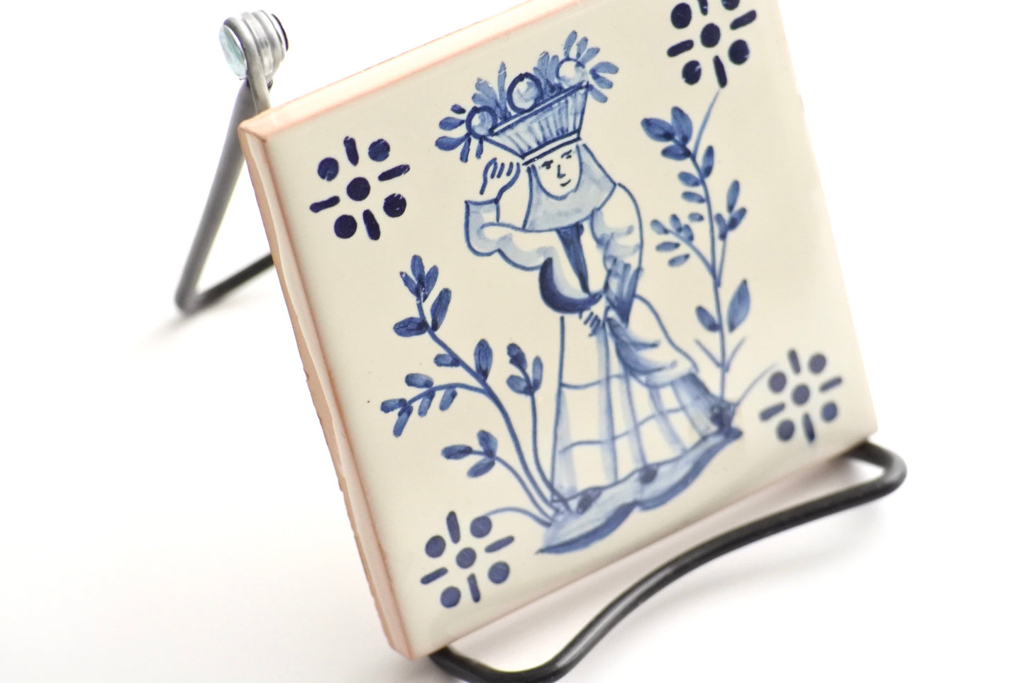 アンティーク・ヴィンテージのタイル。インテリアにもぴったりの雑貨。ポルトガルタイルはアズレージョと呼ばれるものです。